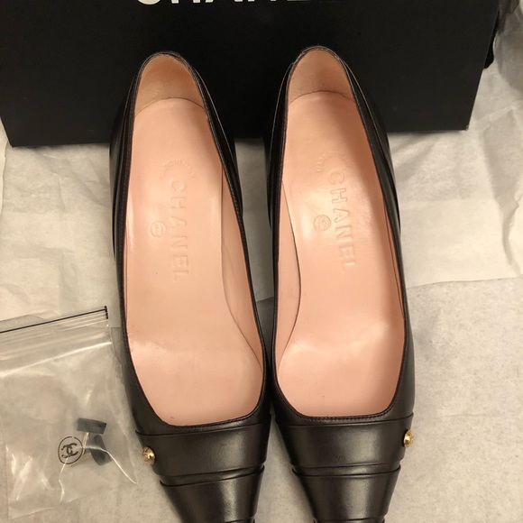 Chanel kitten heels 35.5 with box, extra caps - Picture 7 of 14